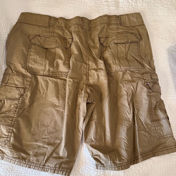 Ironco Men's Tan Cargo Shorts size 40 - Picture 4 of 4